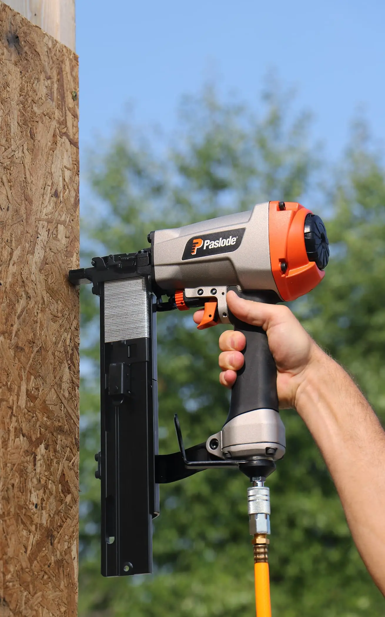 Pneumatic wide best sale crown staple gun