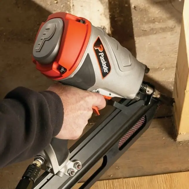 Pneumatic PowerFramer 30 Degree Framing Nailer Paslode